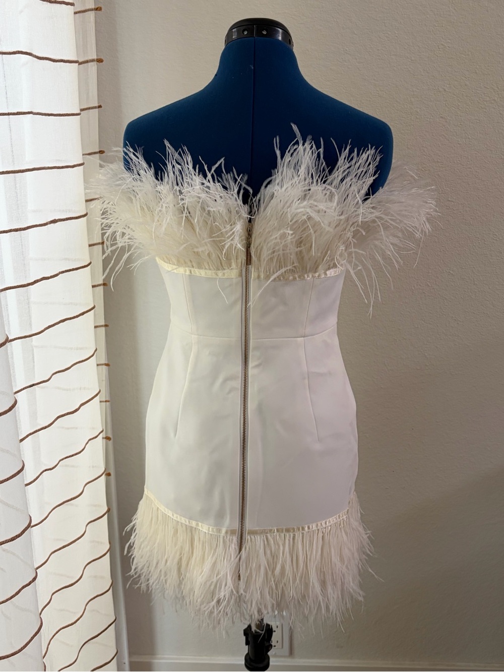 NEW! Bronx and Banco Lola Blanc Mini Feather Dress in White Size S - Picture 3 of 16